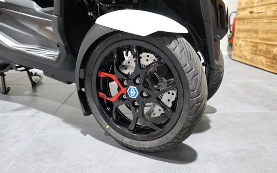 Gebrauchtmotorrad Piaggio MP3 400 Sport - Bild 7