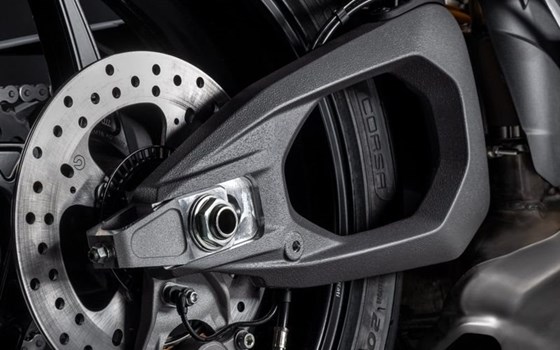Neufahrzeug Ducati Streetfighter V4 S - Bild 10