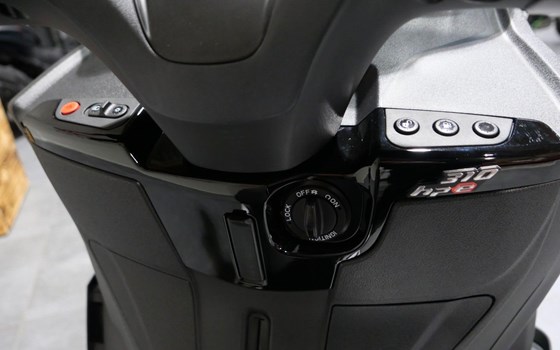 Neufahrzeug Piaggio MP3 300 Sport - Bild 12