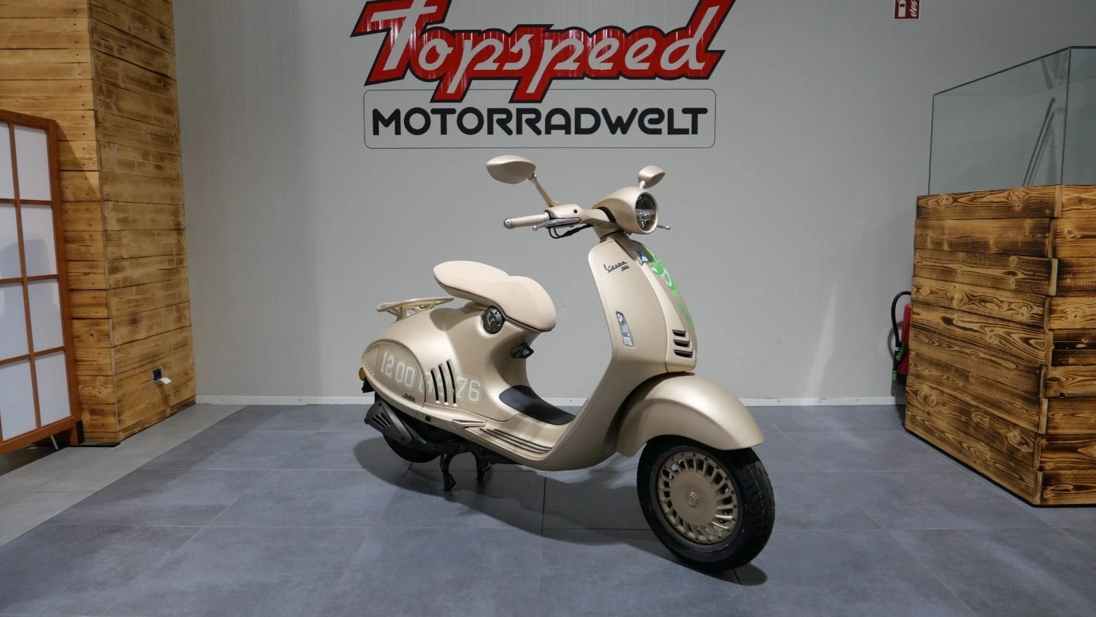 Vespa 946 Dragon
