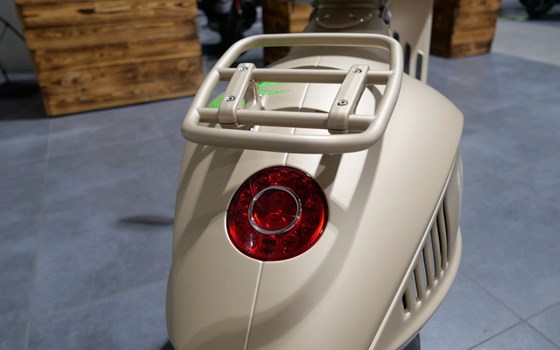 Neufahrzeug Vespa 946 Dragon - Bild 10
