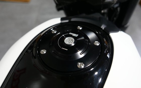 Neufahrzeug Ducati Scrambler 10° Anniversario Rizoma Edition - Bild 11