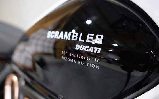 Neufahrzeug Ducati Scrambler 10° Anniversario Rizoma Edition - Bild 7