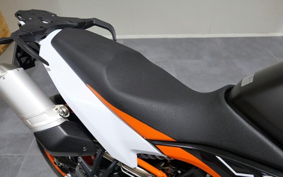 Gebrauchtmotorrad KTM 890 SMT - Bild 5