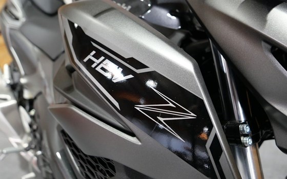 Gebrauchtmotorrad Kawasaki Z7 Hybrid - Bild 10