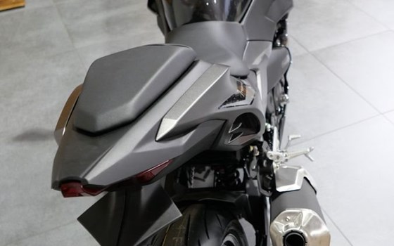 Gebrauchtmotorrad Kawasaki Z7 Hybrid - Bild 12