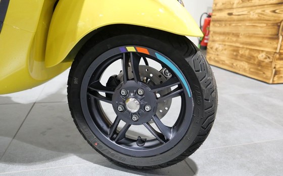 Neufahrzeug Vespa Primavera 125 Sport - Bild 11