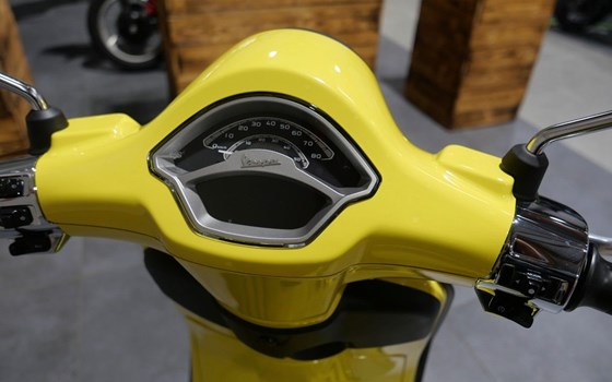 Neufahrzeug Vespa Primavera 125 Sport - Bild 12