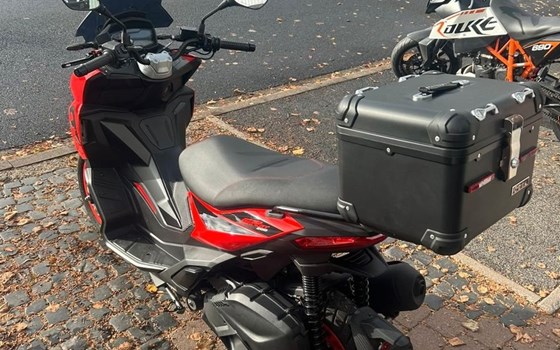 Gebrauchtmotorrad Aprilia SR GT Sport 125 - Bild 3