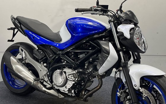 Gebrauchtmotorrad Suzuki SFV 650 Gladius - Bild 2