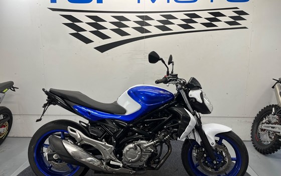 Gebrauchtmotorrad Suzuki SFV 650 Gladius - Bild 6