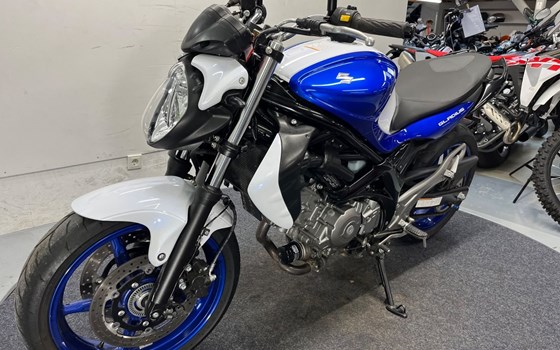 Gebrauchtmotorrad Suzuki SFV 650 Gladius - Bild 8