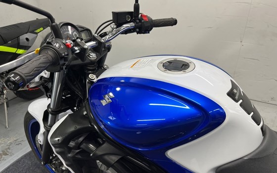 Gebrauchtmotorrad Suzuki SFV 650 Gladius - Bild 9