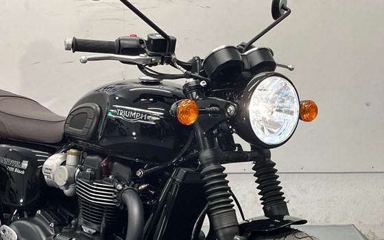 Gebrauchtmotorrad Triumph Bonneville T120 Black - Bild 12