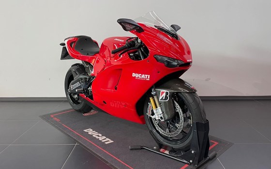 Gebrauchtmotorrad Ducati Desmosedici RR - Bild 1