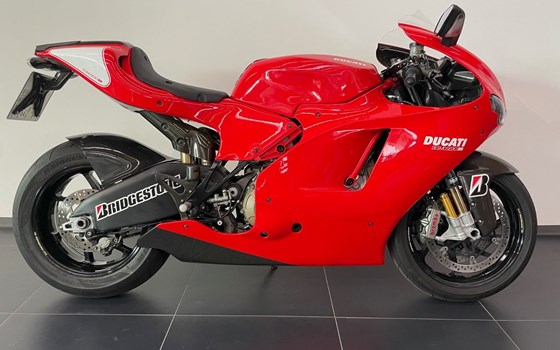 Gebrauchtmotorrad Ducati Desmosedici RR - Bild 2