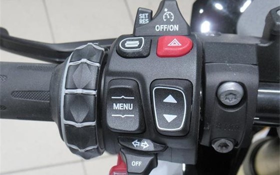 Gebrauchtmotorrad BMW R 1300 RS - Bild 8