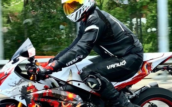 Gebrauchtmotorrad Suzuki GSX-R 1000 R - Bild 7