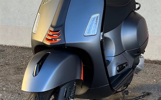 Gebrauchtmotorrad Vespa GTS 300 Super Sport - Bild 2