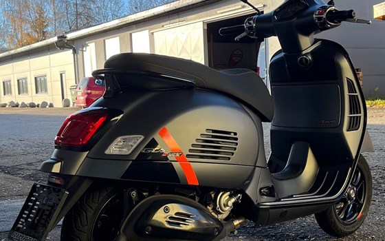 Gebrauchtmotorrad Vespa GTS 300 Super Sport - Bild 3