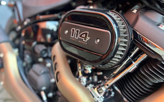 Gebrauchtmotorrad Harley-Davidson Softail Fat Bob 114 FXFBS - Bild 5