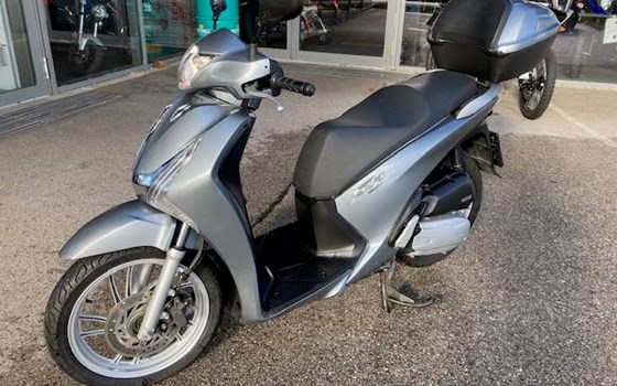 Gebrauchtmotorrad Honda SH125i - Bild 3