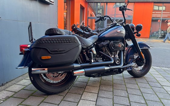 Gebrauchtmotorrad Harley-Davidson Softail Heritage Classic 114 FLHCS - Bild 3