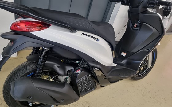 Gebrauchtmotorrad Piaggio Medley 200 S - Bild 3