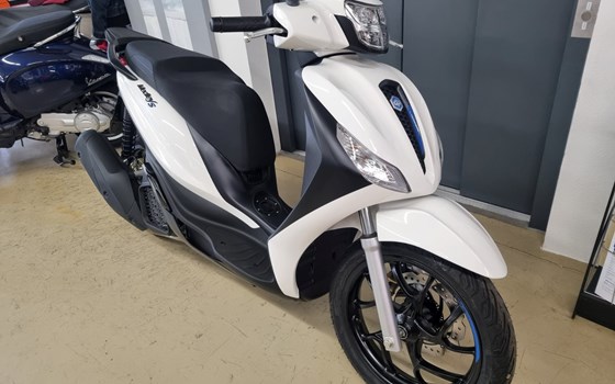 Gebrauchtmotorrad Piaggio Medley 200 S - Bild 2