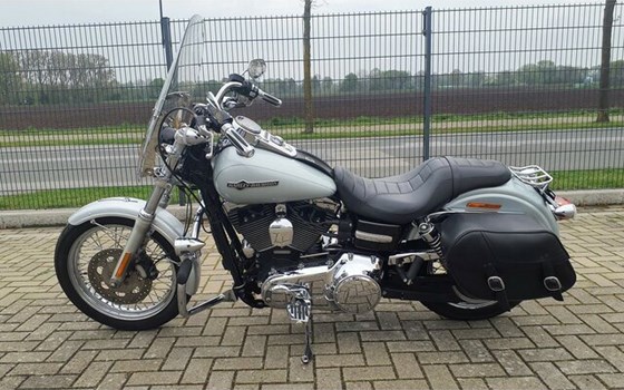 Gebrauchtmotorrad Harley-Davidson Dyna Street Bob Special - Bild 11