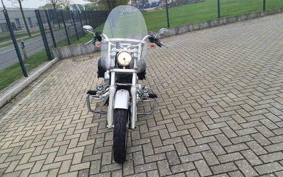 Gebrauchtmotorrad Harley-Davidson Dyna Street Bob Special - Bild 12
