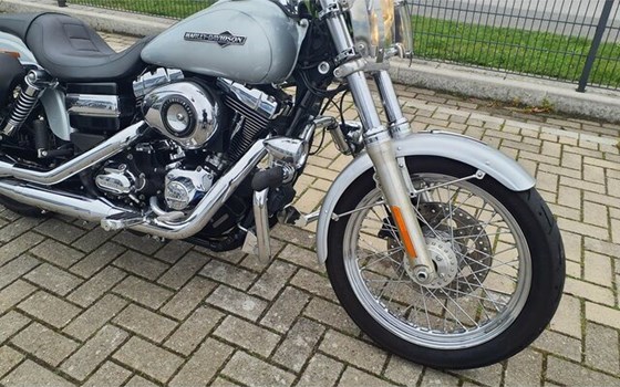 Gebrauchtmotorrad Harley-Davidson Dyna Street Bob Special - Bild 3