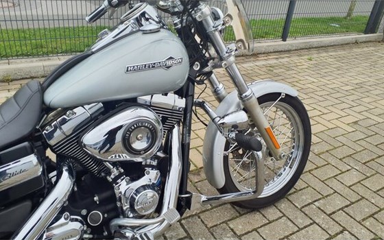 Gebrauchtmotorrad Harley-Davidson Dyna Street Bob Special - Bild 6
