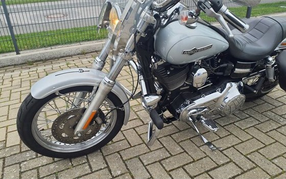 Gebrauchtmotorrad Harley-Davidson Dyna Street Bob Special - Bild 9