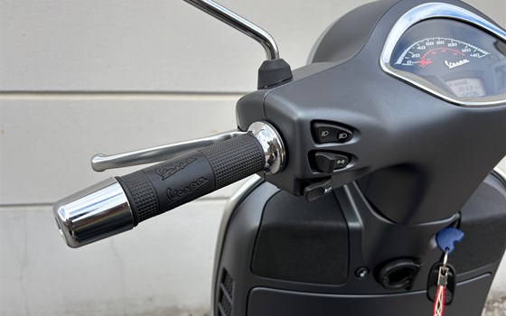 Gebrauchtmotorrad Vespa GTS 125 Super Sport - Bild 6