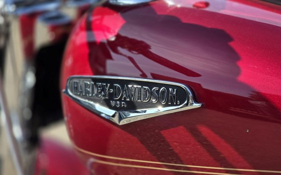 Gebrauchtmotorrad Harley-Davidson Road King Classic FLHRC - Bild 3