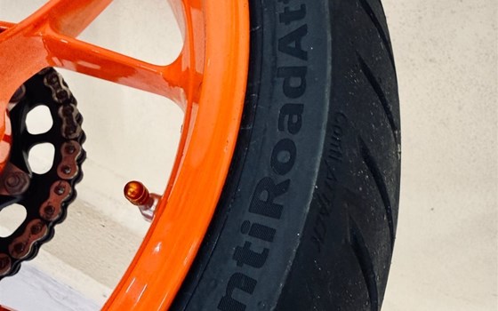 Gebrauchtmotorrad KTM 890 Duke R - Bild 8