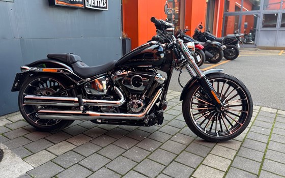 Gebrauchtmotorrad Harley-Davidson Softail Breakout 117 - Bild 2