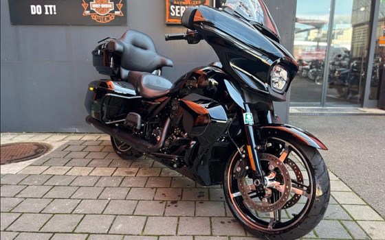 Gebrauchtmotorrad Harley-Davidson Street Glide Ultra - Bild 1