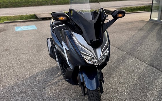 Gebrauchtmotorrad Honda Forza 300 - Bild 2