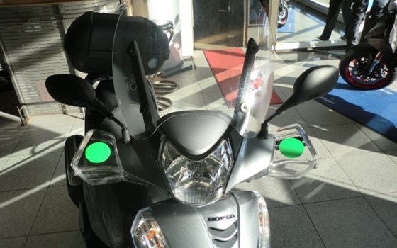 Gebrauchtmotorrad Honda SH300i - Bild 4