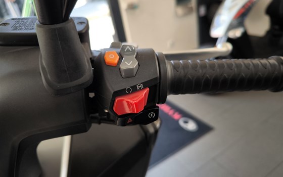 Gebrauchtmotorrad Kymco New Downtown 125i ABS - Bild 10