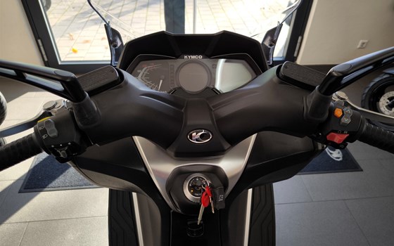 Gebrauchtmotorrad Kymco New Downtown 125i ABS - Bild 9