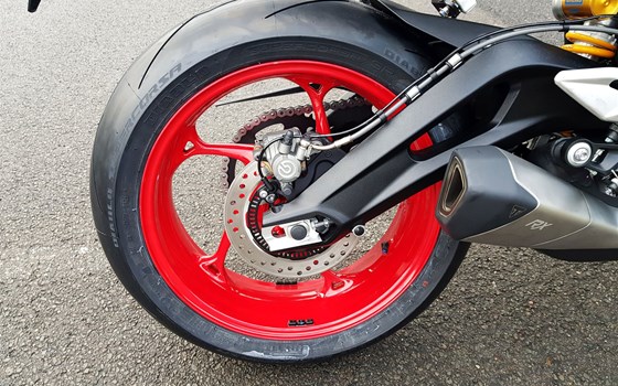 Neufahrzeug Triumph Street Triple 765 RX - Bild 8