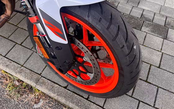 Gebrauchtmotorrad KTM 890 Duke R - Bild 6