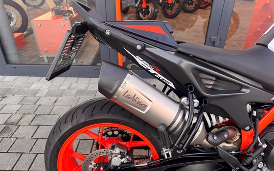 Gebrauchtmotorrad KTM 890 Duke R - Bild 8