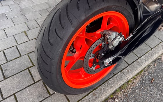 Gebrauchtmotorrad KTM 890 Duke R - Bild 9