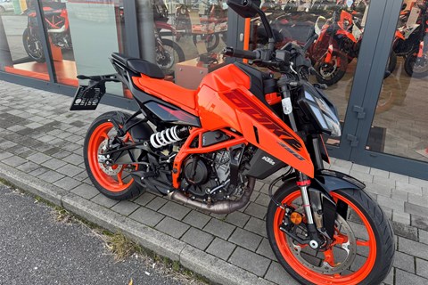 Die 5 besten A2 Naked Bikes bis 3.000 Euro