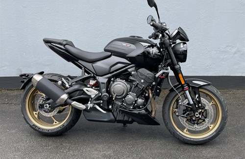 Neumotorrad Triumph Trident 800