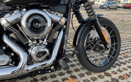 Neufahrzeug Harley-Davidson Softail Street Bob FXBB - Bild 4